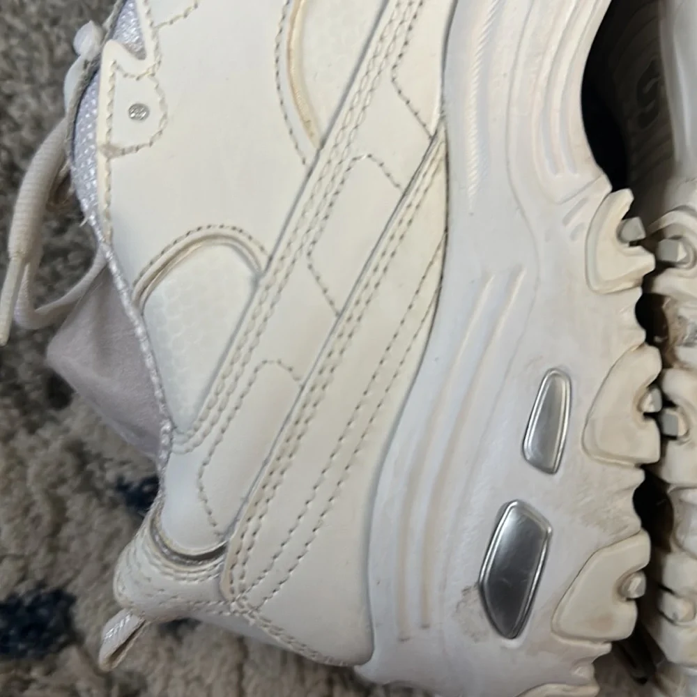 Skechers D’Lites Women’s 9.5
